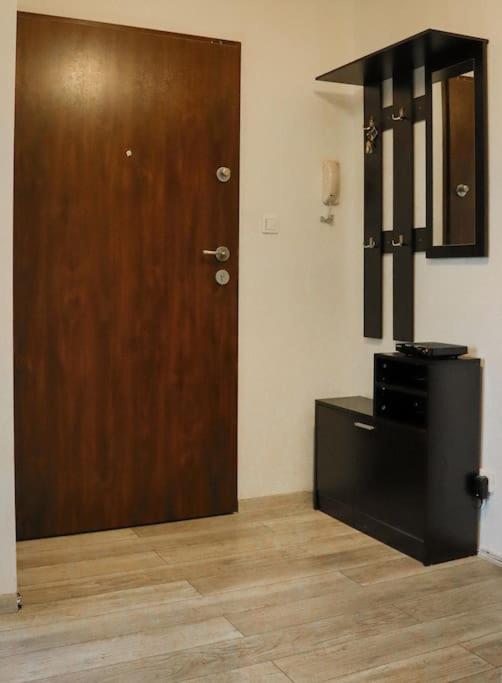 Apartament Mieszkanie Całe W Gdańsku Z Dużym Salonem , Sypialnią , Balkonem I Prywatnym Parkingiem Gdańsk